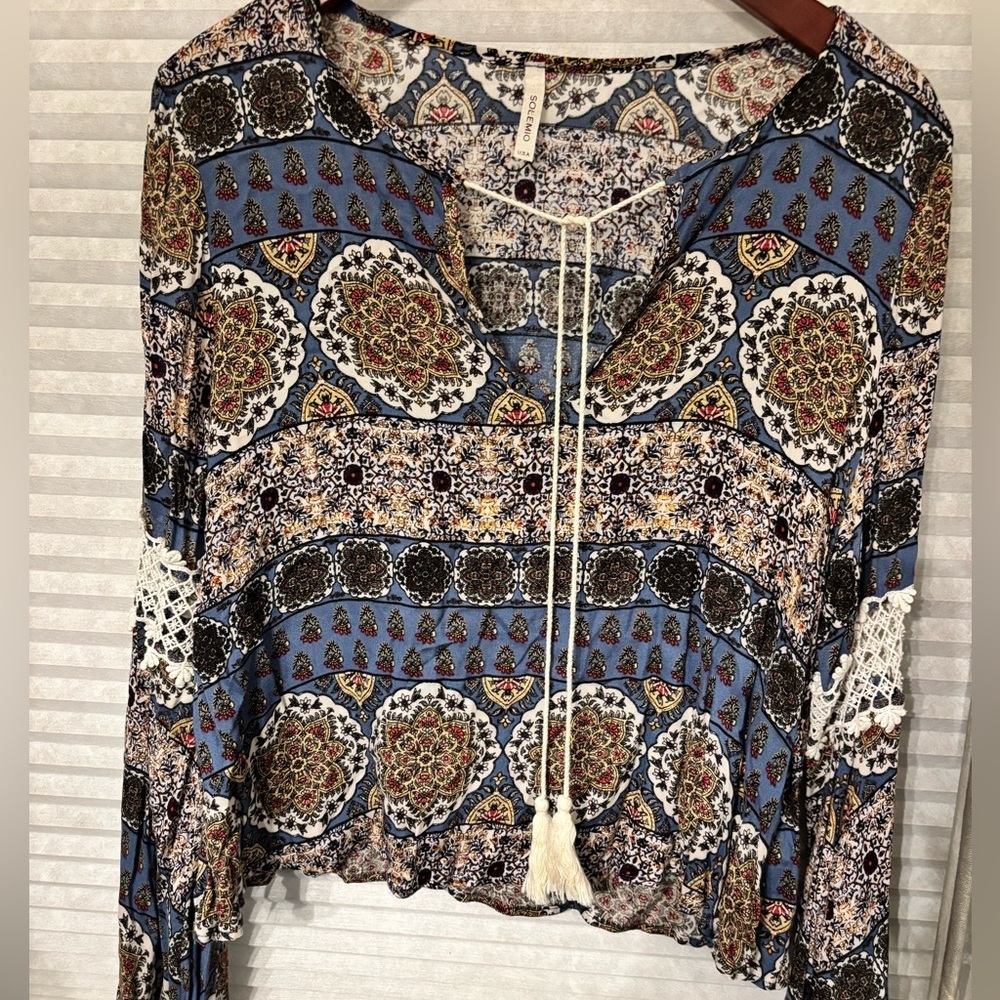 Solemio Bohemian Blue Patterned Women's Top size large with tassel neck tie - Picture 2 of 4